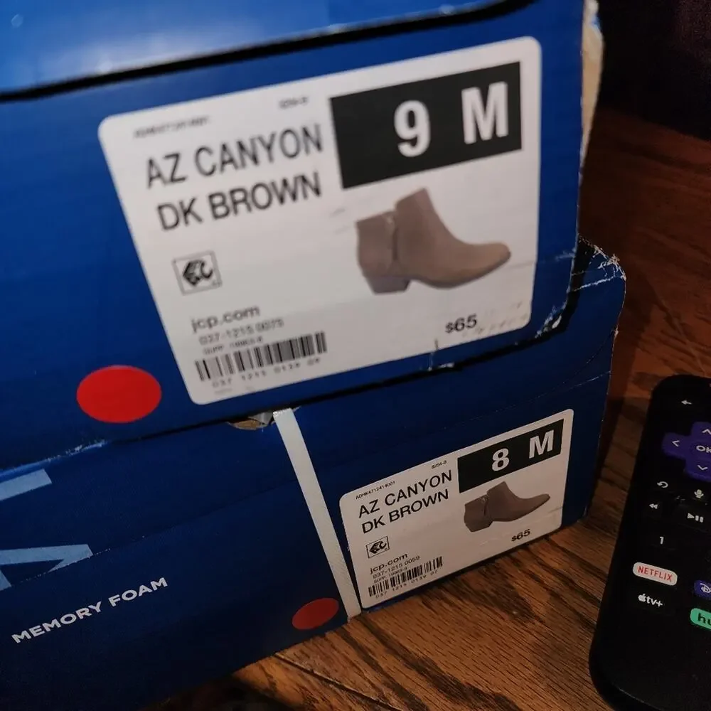 ARIZONA NWT WOMENS CANYON HEELED BOOTIES